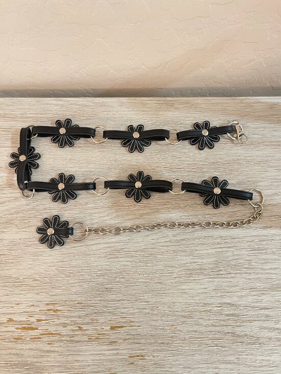Daisy Flower Chain Link Belt Silver Black White